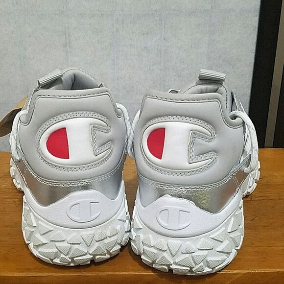 Champion NWT Tank Silver Metallic Women's Running Sneakers SZ 6.5 - Picture 4 of 10